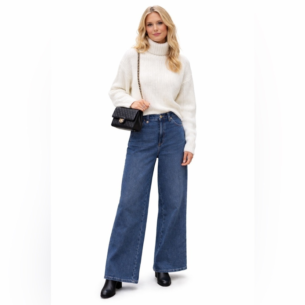 Michael Kors wide-leg denim jeans with gold-tone button details size 8